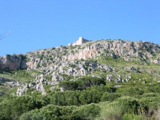 Château de Toroella-de-Montgri :vue... Château de Toroella-de-Montgri :vue...