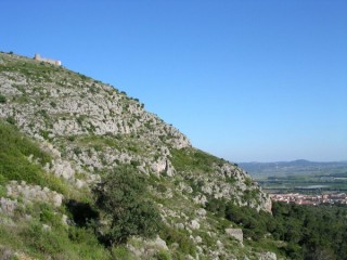 Château de Toroella-de-Montgri : vue générale... Château de Toroella-de-Montgri : vue générale...