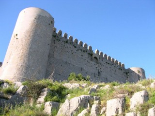 Château de Toroella-de-Montgri : vue de la... Château de Toroella-de-Montgri : vue de la...