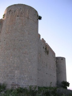 Château de Toroella-de-Montgri : vue de la... Château de Toroella-de-Montgri : vue de la...