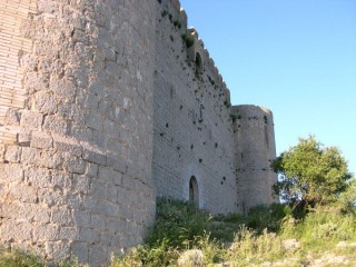 Château de Toroella-de-Montgri : vue de la... Château de Toroella-de-Montgri : vue de la...
