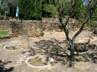 Ullastret : vue des ruines du village antique Ullastret : vue des ruines du village antique