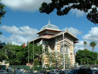 La bibliothèque Schœlcher La bibliothèque Schœlcher