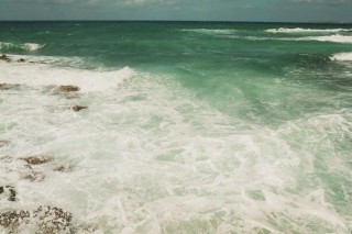 La mer est forte...