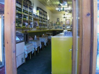Petit bistrot typique a Rethymnon Petit bistrot typique a Rethymnon