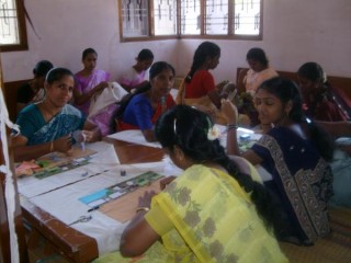 Travail en groupe aux Fils d'Indra