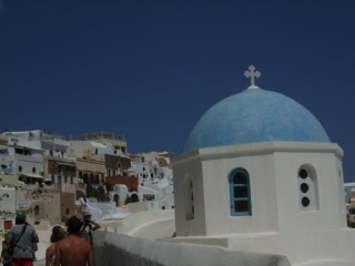 Un petit dome bleu d'oia
