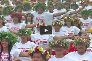 Prs de 3000 Polynsiens dansent le Ori Tahiti